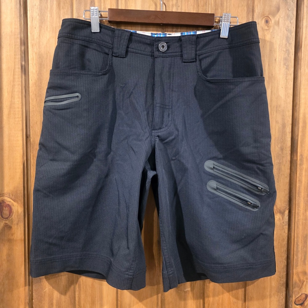 lululemon athletica Men's Black Cargo Shorts with Zip Pockets